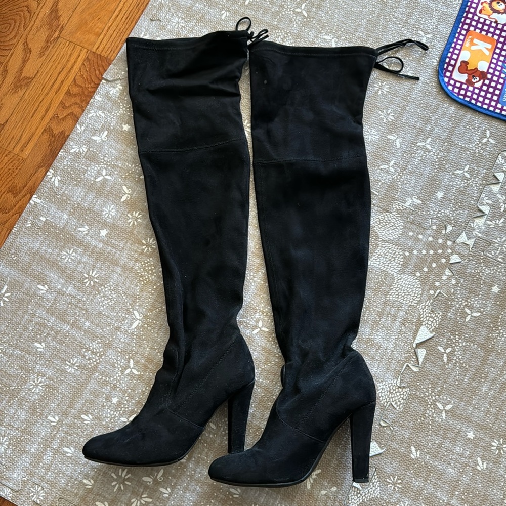 Moderately worn Steve Madden Gorgeous boot suede  black